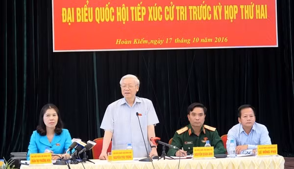 Ngày 17/10, Tổng Bí thư Nguyễn Phú Trọng cùng các đại biểu Quốc hội đơn vị bầu cử số 1 tiếp xúc cử tri quận Ba Đình, Hoàn Kiếm, Hà Nội - (Ảnh: dangcongsan.vn). Ngày 17/10, Tổng Bí thư Nguyễn Phú Trọng cùng các đại biểu Quốc hội đơn vị bầu cử số 1 tiếp xúc cử tri quận Ba Đình, Hoàn Kiếm, Hà Nội - (Ảnh: dangcongsan.vn).