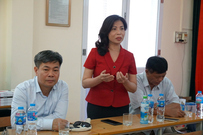 PGS.TS Phan Thị Tình – Phó Hiệu trường Trường Đại học Hùng Vương đóng góp ý kiến tại hội nghị (Ảnh: Phạm Linh)