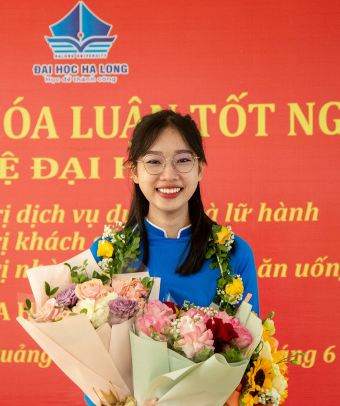 Hoàn thành tốt chương trình đào tạo và học song song 2 ngoại ngữ Anh, Trung đã giúp Vũ Thị Phượng có công việc với mức lương lý tưởng ngay sau khi tốt nghiệp (Ảnh: PL)