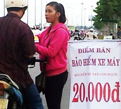 Tràn lan điểm bán BHXM giá 20.000 đồng. Tràn lan điểm bán BHXM giá 20.000 đồng.