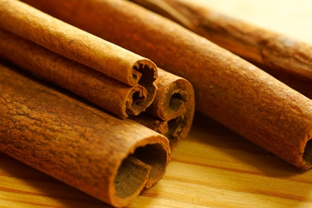 Cây quế có tác dụng làm giảm mức độ cholestrol xấu. Cây quế có tác dụng làm giảm mức độ cholestrol xấu.