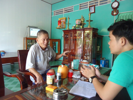 Ông Bùi Thanh Tùng đang nói về công dụng của sừng Dinh Rắn (Ảnh: Công Thư). Ông Bùi Thanh Tùng đang nói về công dụng của sừng Dinh Rắn (Ảnh: Công Thư).