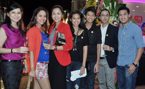 3 cậu con trai của ông Jonathan Hạnh Nguyễn đều làm việc tại Tập đoàn IPP. 3 cậu con trai của ông Jonathan Hạnh Nguyễn đều làm việc tại Tập đoàn IPP.