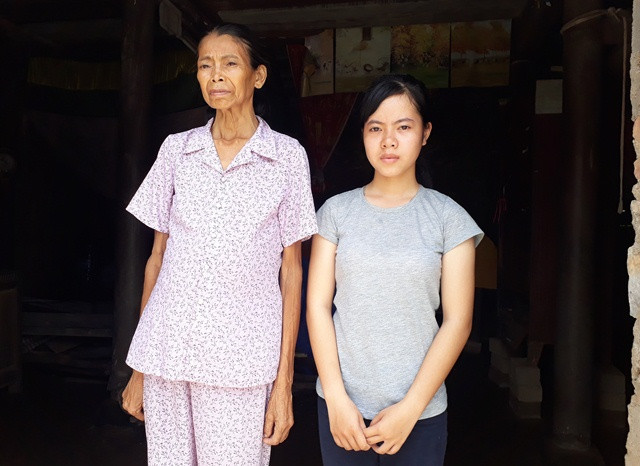 Vất vả, thiệt thòi thế nào Hạnh cũng vượt qua được, em chỉ mong không bị lỡ dở việc học. Vất vả, thiệt thòi thế nào Hạnh cũng vượt qua được, em chỉ mong không bị lỡ dở việc học.