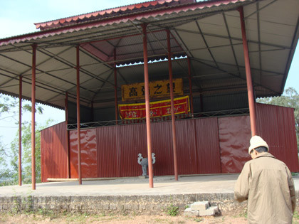 Bí ẩn ngôi đền thiêng và núi “vật” người ở Hải Phòng