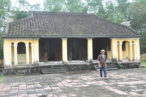 Lý giải ngôi đình "xe tăng kéo không đổ", Tin tức trong ngày, ngoi dinh bi an, dinh lang, ngoi dinh xe tang keo khong do, cay thieng biet tranh dan, dia dao, chien tranh, danh giac, bao, tin hay, tin hot, tin tuc