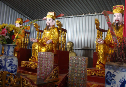 Bí ẩn ngôi đền thiêng và núi “vật” người ở Hải Phòng