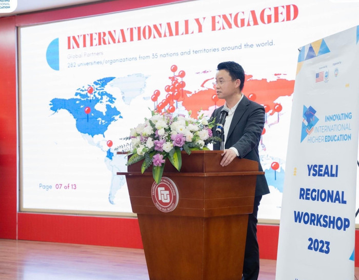 Phó Giáo sư, Tiến sĩ Cao Đình Kiên, Trưởng phòng Hợp tác Quốc tế, Trường Đại học Ngoại thương (Ảnh: NVCC) Ảnh phát biểu.jpg