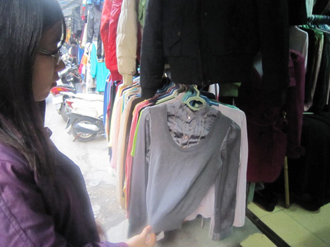 Hàng thùng đa dạng về kiểu dáng và chất lượng. Hàng thùng đa dạng về kiểu dáng và chất lượng.