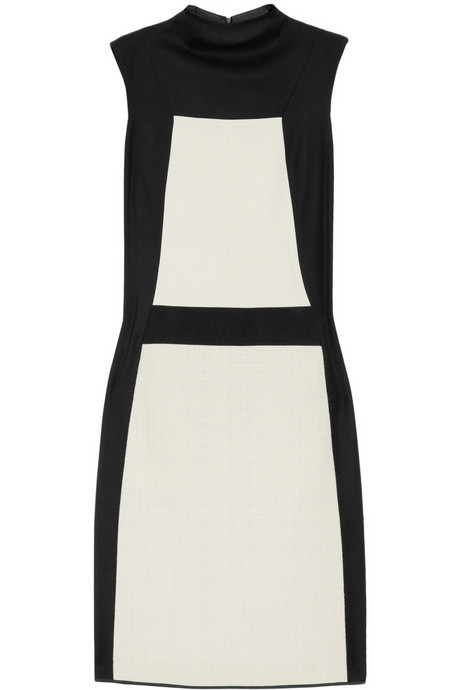 Váy Narciso Rodriguez (62 triệu đồng) đen trắng phối hợp tuyệt đẹp.