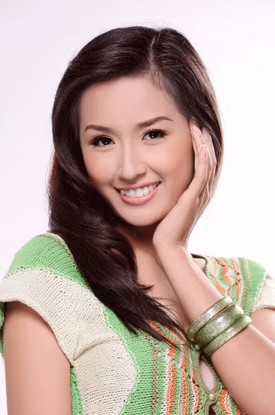 Mai Phương Thúy khắc phục đôi mắt ti hí và hơi xếch (Ảnh: Ione)