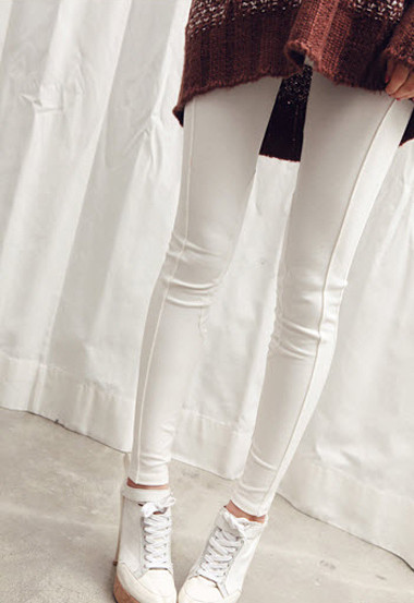 Kiểu quần tregging chất liệu thun co giãn và cotton.