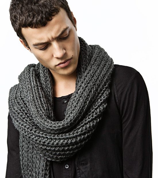 Nếu cần sự sành điệu và thanh lịch, Zara cũng không thiếu những mẫu áo khoác dáng dài, vest kiểu nhã nhặn dành cho bạn. Với thời trang Zara, các anh chàng sẽ tha hồ thử nghiệm những phong cách mới, từ bụi bặm, cá tính, ấn tượng cho đến lịch lãm, chững chạc. Nếu cần sự sành điệu và thanh lịch, Zara cũng không thiếu những mẫu áo khoác dáng dài, vest kiểu nhã nhặn dành cho bạn. Với thời trang Zara, các anh chàng sẽ tha hồ thử nghiệm những phong cách mới, từ bụi bặm, cá tính, ấn tượng cho đến lịch lãm, chững chạc.