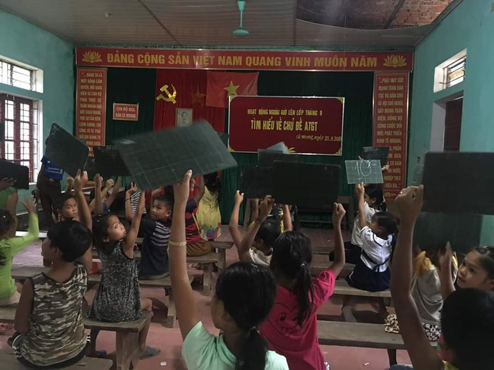 Tổ chức giao lưu An toàn giao thông (Ảnh nhà trường cung cấp) Tổ chức giao lưu An toàn giao thông (Ảnh nhà trường cung cấp)