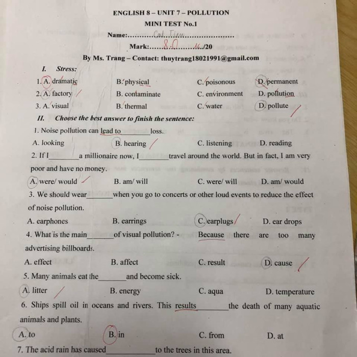 Bài làm của học sinh được giáo viên chấm, sửa (Ảnh nhà trường cung cấp) Bài làm của học sinh được giáo viên chấm, sửa (Ảnh nhà trường cung cấp)