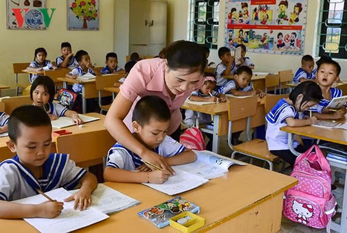Giáo viên tiểu học, mầm non cần được trang bị nhiều hơn về tâm lý lứa tuổi, kĩ năng sư phạm (Ảnh minh họa VOV).