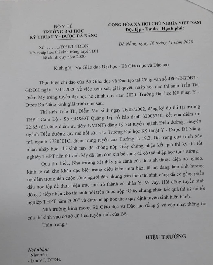 Giấy báo nhập học của trường đại học (Ảnh nhân vật cung cấp) Giấy báo nhập học của trường đại học (Ảnh nhân vật cung cấp)