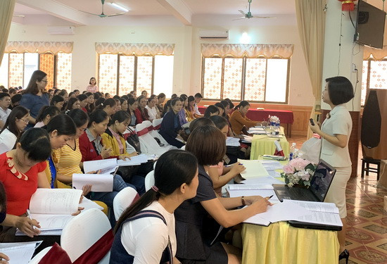 Tập huấn giáo viên và giới thiệu về chương trình 2018, ảnh chỉ mang tính chất minh họa, nguồn:Báo Giáo dục và Thời đại) Tập huấn giáo viên và giới thiệu về chương trình 2018, ảnh chỉ mang tính chất minh họa, nguồn:Báo Giáo dục và Thời đại)