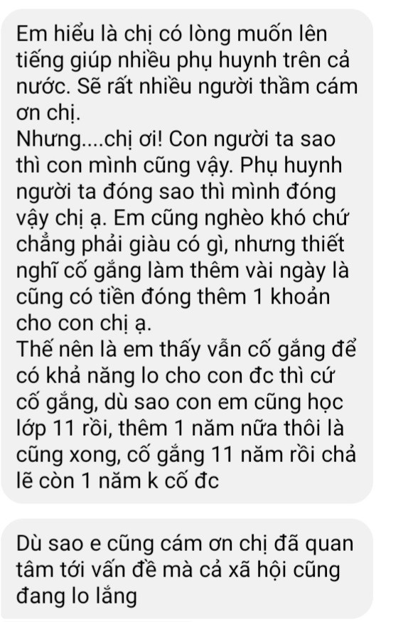 Phụ huynh dù bức xúc với nhiều khoản thu nhưng vẫn im lặng chấp nhận đóng góp (Ảnh Phan Tuyết) Phụ huynh dù bức xúc với nhiều khoản thu nhưng vẫn im lặng chấp nhận đóng góp (Ảnh Phan Tuyết)