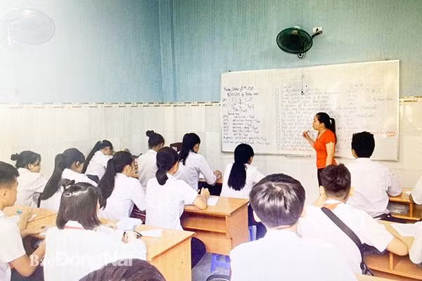 Một lớp học thêm ở Đồng Nai, ảnh chỉ mang tính chất minh họa, nguồn: Báo Đồng Nai