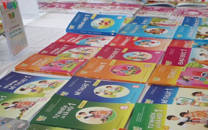 Giá sách giáo khoa mới dự kiến tăng chóng mặt (Ảnh minh họa: VOV.VN). Giá sách giáo khoa mới dự kiến tăng chóng mặt (Ảnh minh họa: VOV.VN).