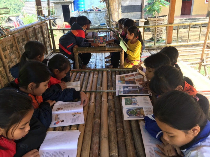 Tổ chức cho các em đọc và tìm hiểu sách (Ảnh nhà trường cung cấp) Tổ chức cho các em đọc và tìm hiểu sách (Ảnh nhà trường cung cấp)