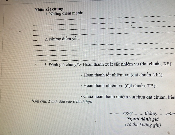 Phiếu đánh giá hiệu trưởng (hiệu phó) phải ghi tay thế này nên giáo viên nào cũng sợ bị truy tìm chữ viết (Ảnh tác giả)