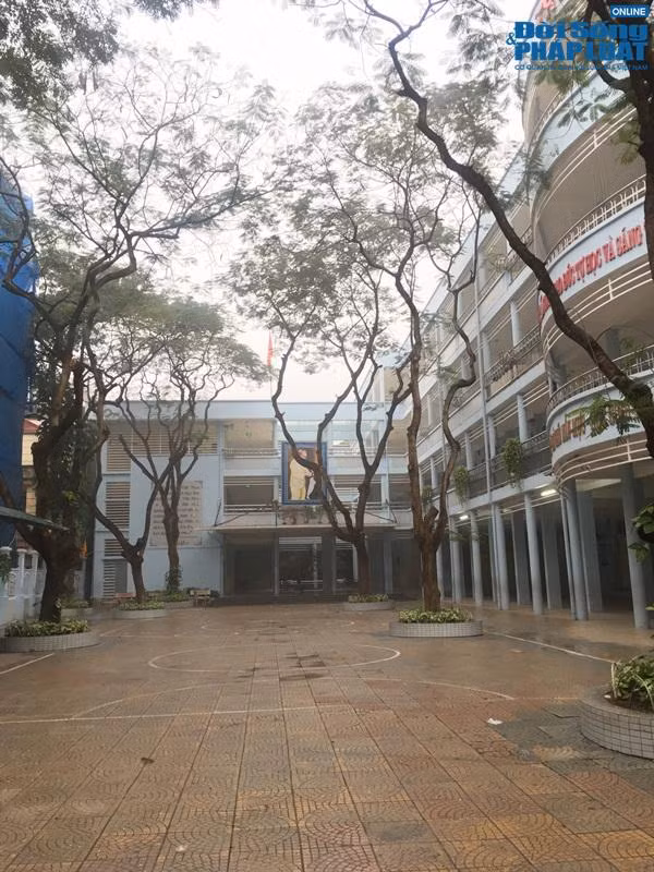 Mối lo ngại lây lan dịch bệnh từ việc đi trực trường của giáo viên ảnh 2