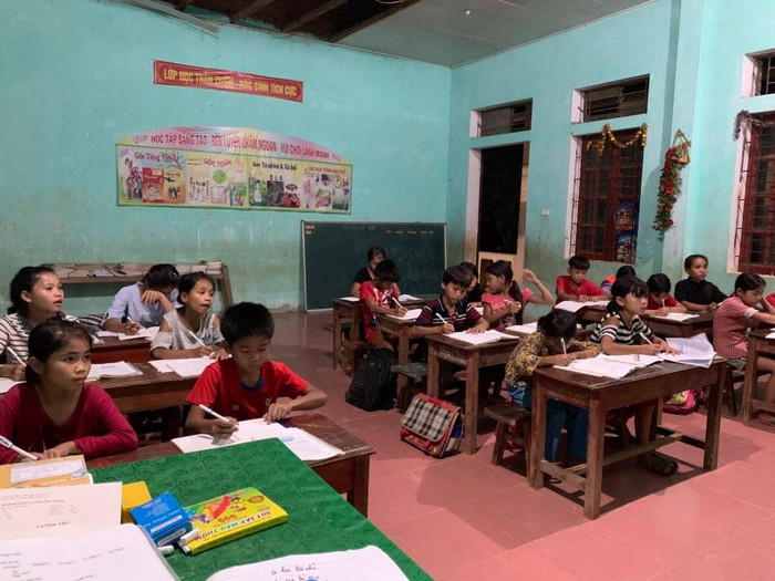 Điện đã thắp sáng trên điểm trường Cà Moong (Ảnh nhà trường cung cấp) Điện đã thắp sáng trên điểm trường Cà Moong (Ảnh nhà trường cung cấp)