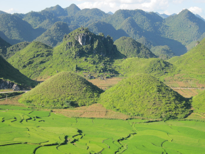 Núi đôi Quản Bạ- sự độc đáo do thiên nhiên ban tặng. Núi đôi Quản Bạ- sự độc đáo do thiên nhiên ban tặng.