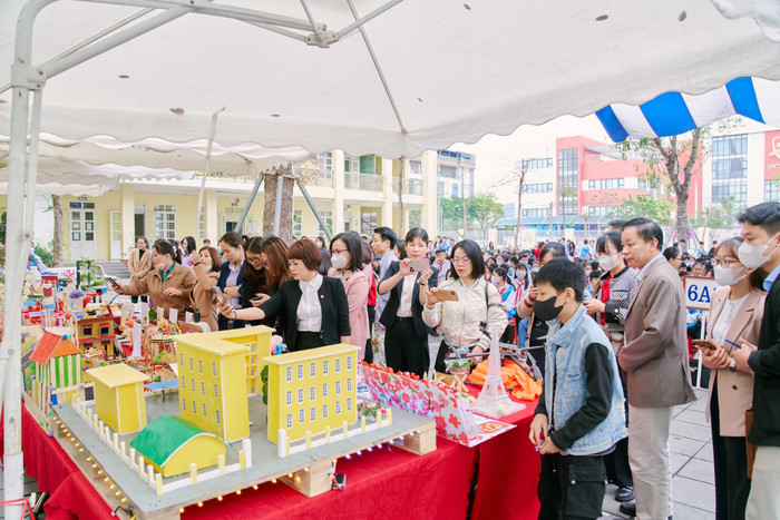 Ngày hội STEM năm học 2022-2023 tại Trường Trung học cơ sở Chu Văn An, thành phố Cẩm Phả (Ảnh: CTV) Ngày hội STEM năm học 2022-2023 tại Trường Trung học cơ sở Chu Văn An, thành phố Cẩm Phả (Ảnh: CTV)