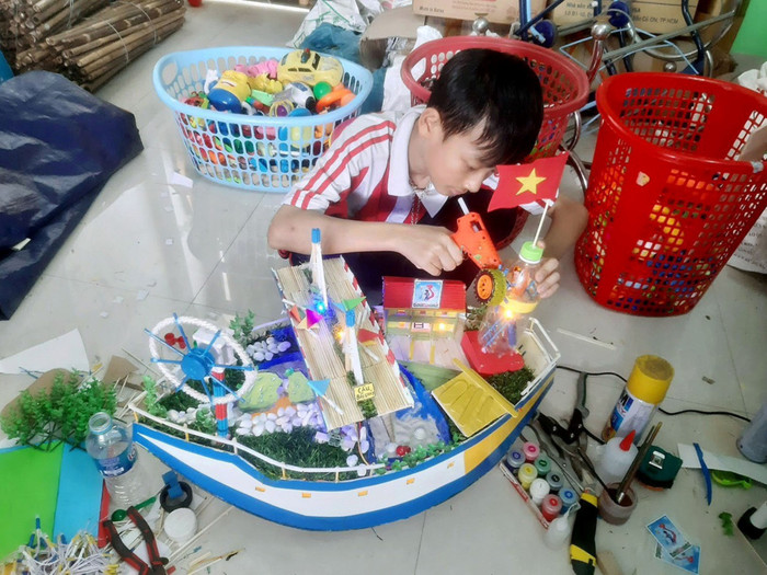 Sản phẩm “Tái chế vì Hạ Long xanh” của Trường Trung học cơ sở Hồng Hải, thành phố Hạ Long (Ảnh: CTV) Sản phẩm “Tái chế vì Hạ Long xanh” của Trường Trung học cơ sở Hồng Hải, thành phố Hạ Long (Ảnh: CTV)