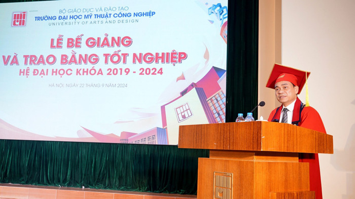 Tiến sĩ Phạm Hùng Cường - Hiệu trưởng Trường Đại học Mỹ thuật Công nghiệp. (Ảnh: website nhà trường) 2-5-1920x1077.jpg