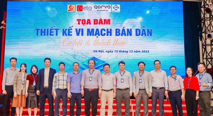 Tọa đàm Thiết kế vi mạch bán dẫn do Trường Đại học Công nghiệp Hà Nội phối hợp cùng các doanh nghiệp tổ chức. Ảnh: NTCC. z6069794607586_f067553feace82aca8989b599362c409.jpg