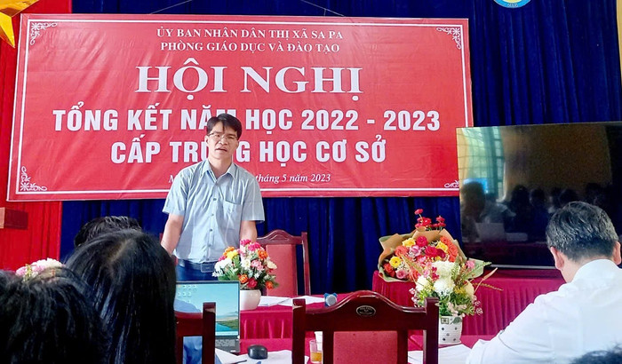 Thầy Phạm Văn Lợi - Phó Trưởng phòng Giáo dục và Đào tạo thị xã Sa Pa (tỉnh Lào Cai). Ảnh: NVCC. thay-loi.jpg