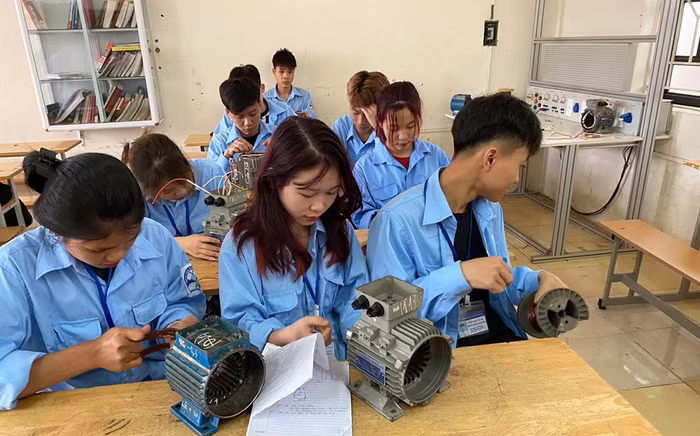 sinh viên trường nghề Nghĩa Lộ 1.jpg
