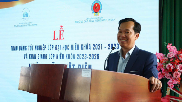 Thạc sĩ Nguyễn Phan Anh Quốc - Hiệu trưởng Trường Cao đẳng nghề Ninh Thuận. Ảnh: NVCC. Thạc sĩ Nguyễn Phan Anh Quốc - Hiệu trưởng Trường Cao đẳng nghề Ninh Thuận. Ảnh: NVCC.