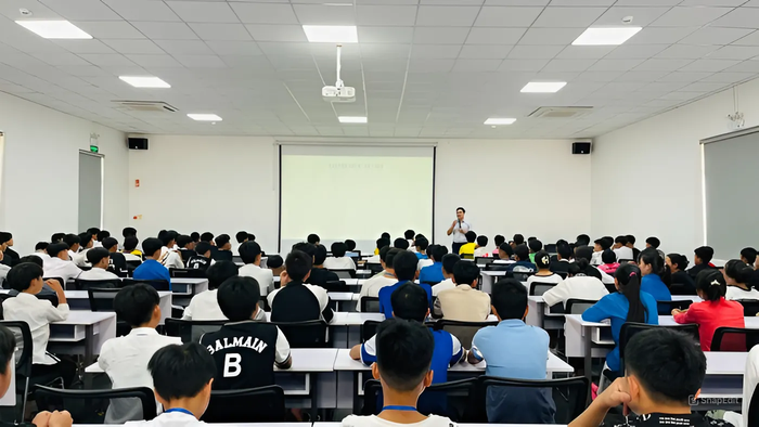 Sinh viên Trường Cao đẳng Thủy sản và Công nghệ Thực phẩm (Hải Phòng) trong một buổi học. Ảnh website nhà trường. snapedit_1742887487949.jpeg