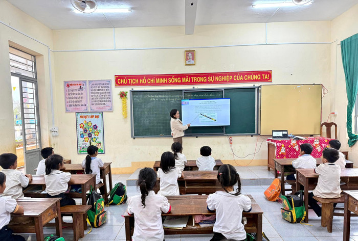 Học sinh Trường Tiểu học Lê Đình Chinh (huyện Đắk R’lấp, tỉnh Đắk Nông) trong một buổi học. Ảnh: NTCC. hoc-sinh-truong-tieu-hoc-le-dinh-chinh.jpg