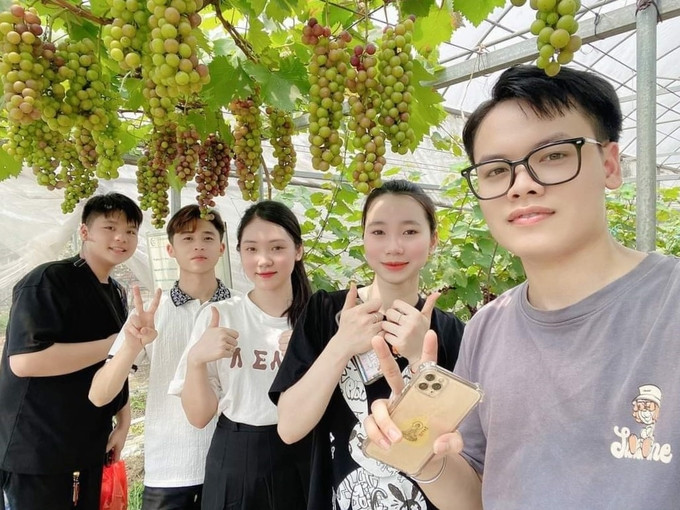 Nhóm sinh viên Trường Đại học Nông - Lâm Bắc Giang tham gia Dự án khởi nghiệp đổi mới sáng tạo “Kết nối các điểm đến du lịch nông nghiệp và du lịch văn hóa trên địa bàn tỉnh Bắc Giang”. Ảnh: NTCC. sinh-vien-nong-lam.jpg
