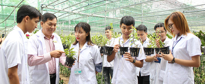 Sinh viên Trường Đại học Nông Lâm Thành phố Hồ Chí Minh trong một buổi học. Ảnh: website nhà trường. thumb.jpg