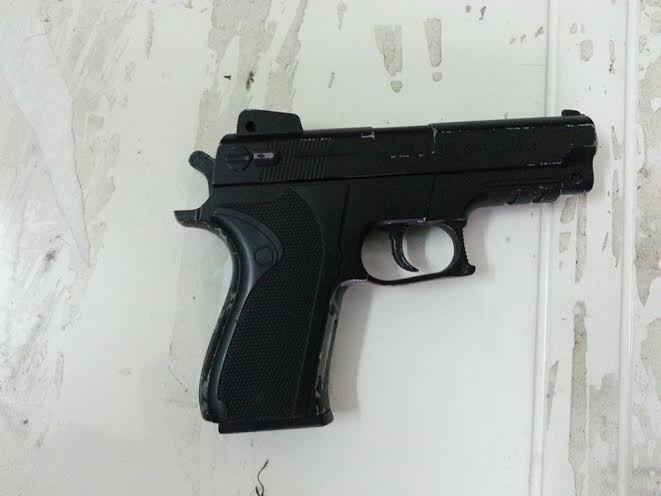 Khẩu súng của đối tượng. Khẩu súng của đối tượng.