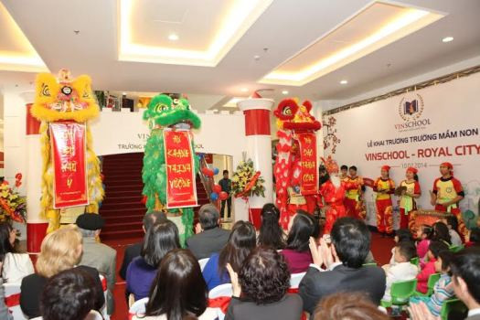 Lễ cắt băng khánh thành Trường Mầm non Vinschool Royal City. Lễ cắt băng khánh thành Trường Mầm non Vinschool Royal City.