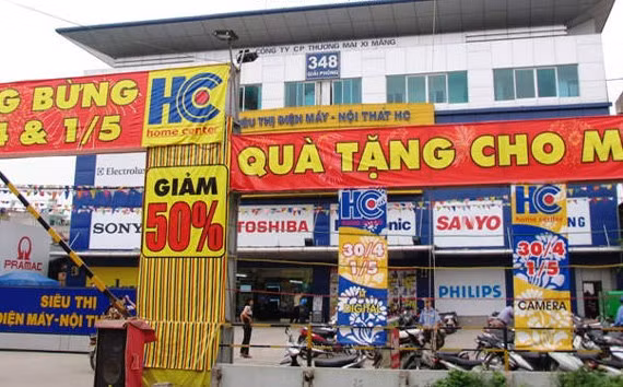 Cuộc cạnh tranh giữa các siêu thị ngày càng khốc liệt.