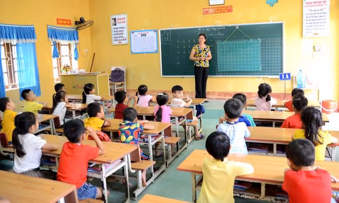 Sẽ có bao nhiêu nhà giáo được nhận lương cao khi việc lên hạng lại rất khó khăn? (Ảnh minh họa Báo Tuyên Quang)