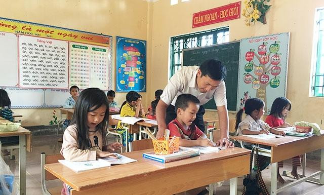 Khi thầy cô giáo tận tâm, học sinh sẽ học ngày tiến bộ (Ảnh minh họa: Báo Nhân dân) Khi thầy cô giáo tận tâm, học sinh sẽ học ngày tiến bộ (Ảnh minh họa: Báo Nhân dân)