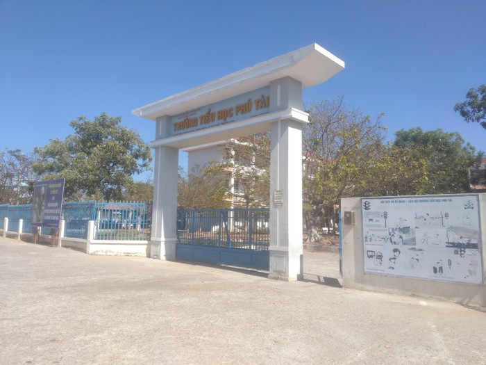 Trường Tiểu học nơi xảy ra vụ việc cô giáo rơi từ lầu 1 bị thương nặng (Ảnh CTV) Trường Tiểu học nơi xảy ra vụ việc cô giáo rơi từ lầu 1 bị thương nặng (Ảnh CTV)
