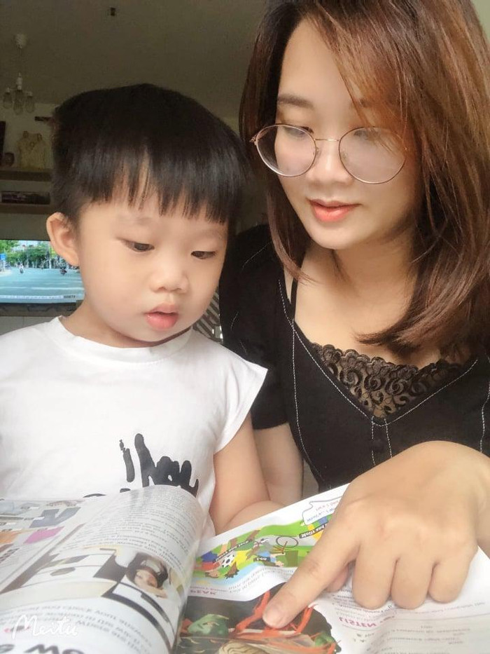 Không phải bé nào cũng được may mắn có mẹ kèm học thế này (Ảnh tác giả) Không phải bé nào cũng được may mắn có mẹ kèm học thế này (Ảnh tác giả)