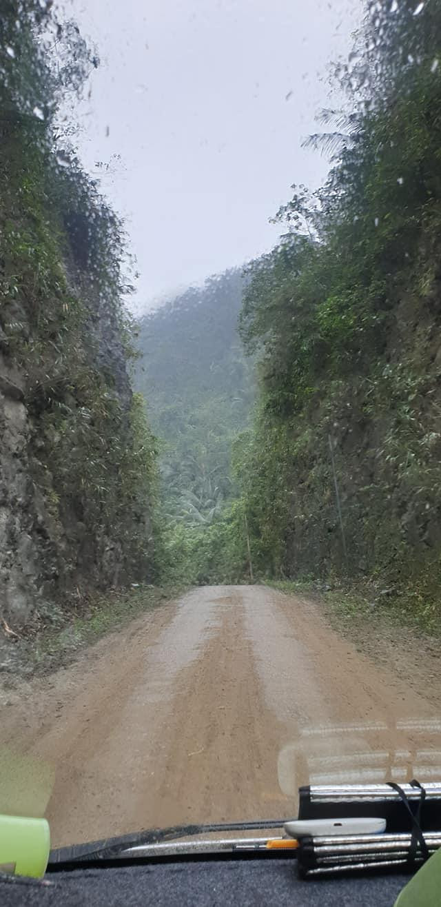 Đường vào bản MÒ O - Ồ Ồ (Ảnh nhân vật cung cấp) Đường vào bản MÒ O - Ồ Ồ (Ảnh nhân vật cung cấp)