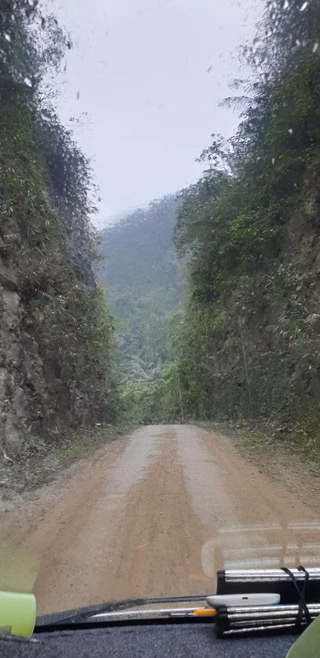 Đường vào bản MÒ O - Ồ Ồ (Ảnh nhân vật cung cấp) Đường vào bản MÒ O - Ồ Ồ (Ảnh nhân vật cung cấp)